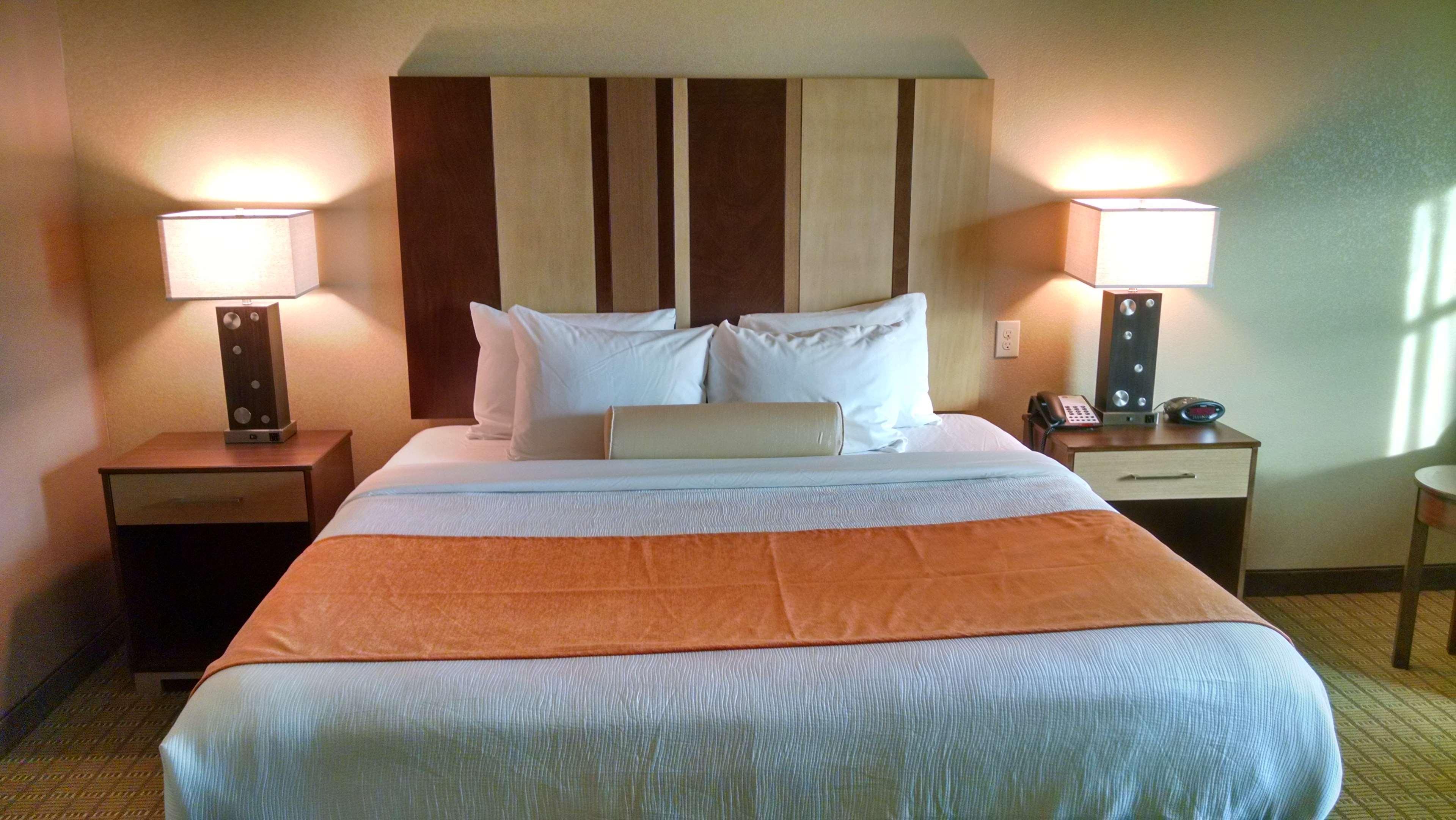 Best Western Plus Flatonia Inn Exterior photo