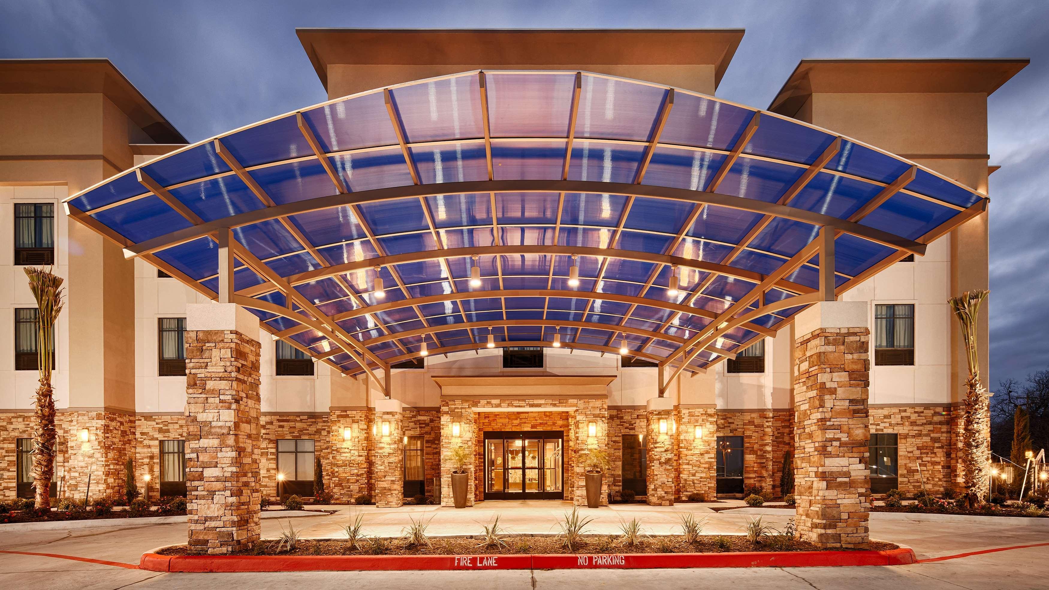 Best Western Plus Flatonia Inn Exterior photo